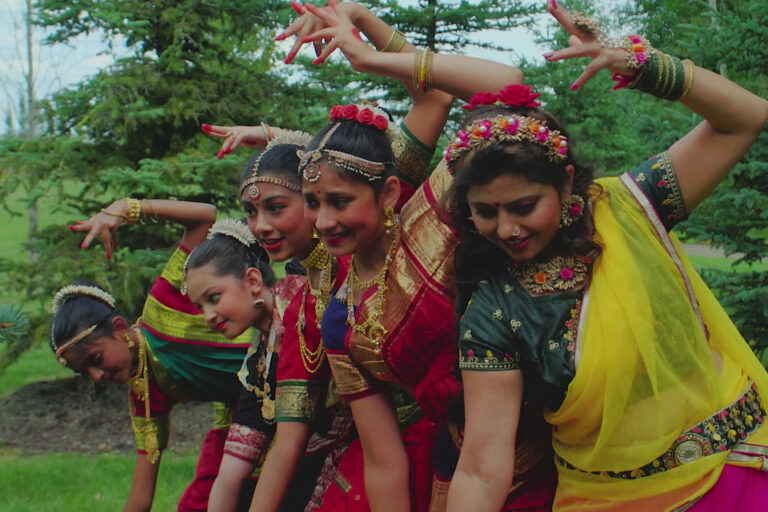 Divine-Group-of-India-Dancers